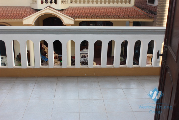 Unfurnished house for rent in Nghi Tam street, Tay Ho, Hanoi